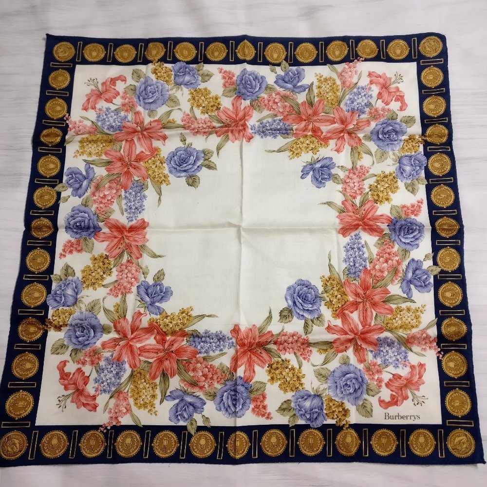 💎✨ Vintage Burberry Square Scarf - Picture 4 of 4